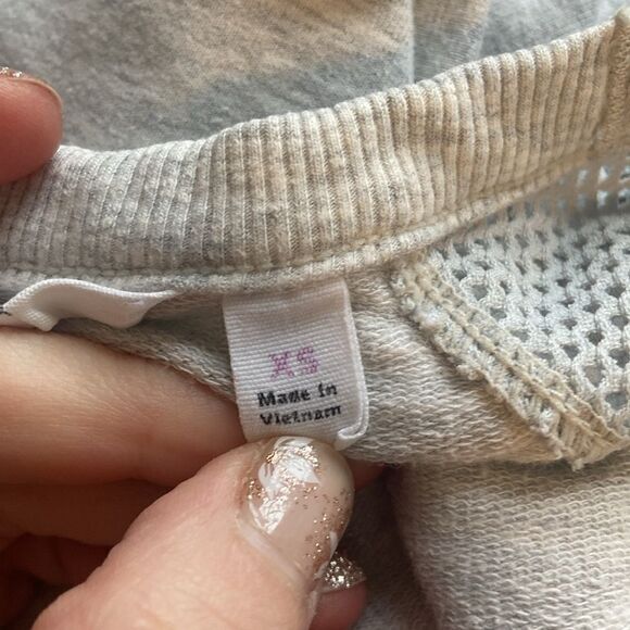 Athleta Light Gray Citytime Gray Mesh Shoulder Pullover Top Size XS - Picture 7 of 9